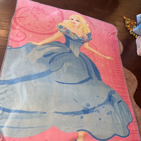 Disney Cinderella big blanket pink blue yellow butterflies & clock 5ft x 7ft​ - Picture 4 of 7